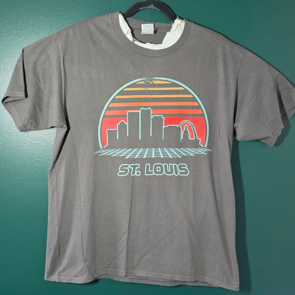 Port & Company St. Louis Skyline Retro Graphic T-Shirt Gray Mens Large